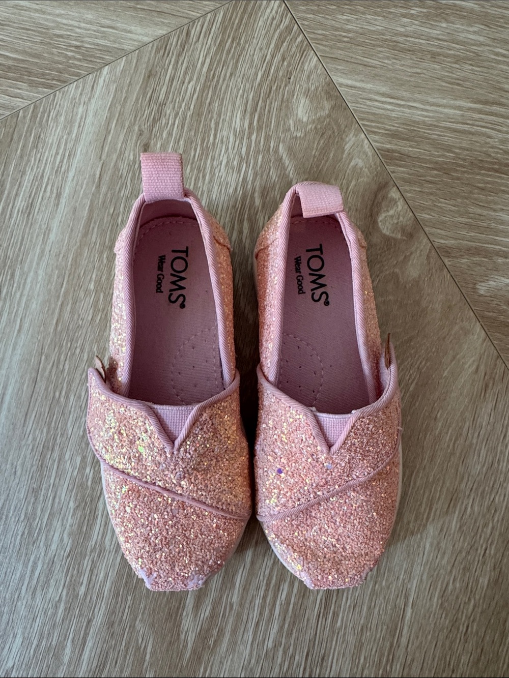 Toddler girl sparkle pink Tom’s size 9
